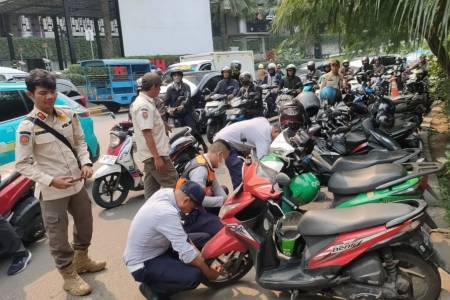 Viral Minta Rp100.000, Polisi Tangkap Jukir Liar di Tanah Abang