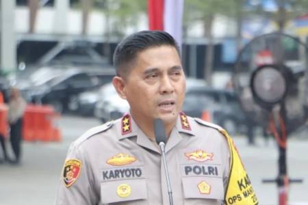 Kapolri Mutasi  Kapolda dan 2 Pejabat Polda Metro Jaya
