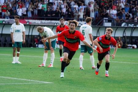 NEC Nijmegen Bantai 5-0 atas Excelsior, Calvin Verdonk Gemilang!