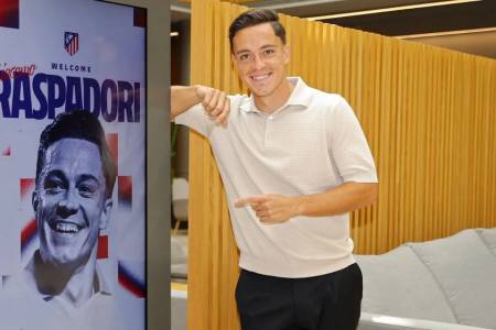 Resmi! Atletico Madrid Rekrut Giacomo Raspadori dari Napoli