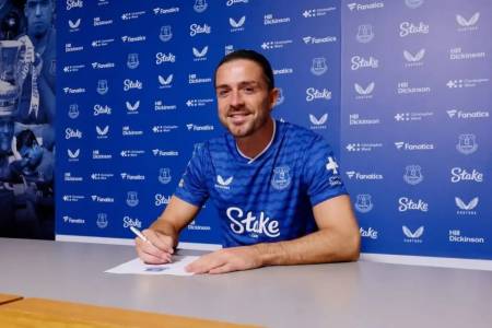 Everton Resmi Pinjam Jack Grealish dari Manchester City