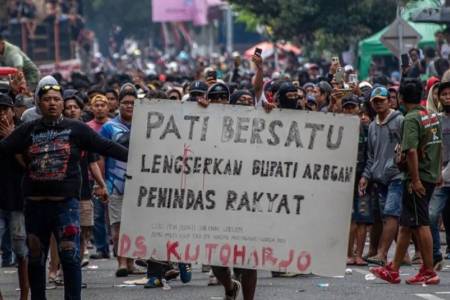 Rakyat Bersatu:  Bupati Pati Lengser, Cek Faktanya!