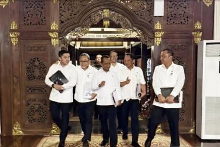 Presiden Prabowo Panggil Kabinet ke Hambalang, Bahas Hutan dan Tambang Ilegal