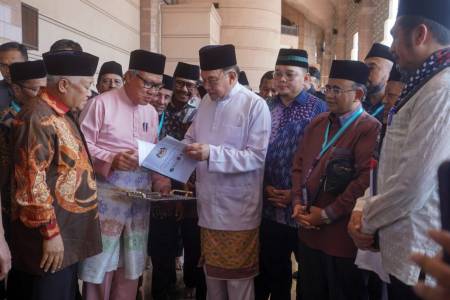 Anwar Ibrahim Terima Deklarasi Kuala Lumpur Malindo-Madani
