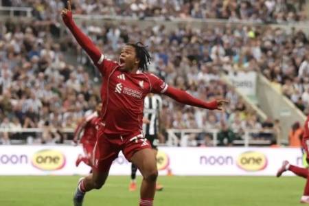 Liga Inggris: Liverpool Menang Dramatis 3-2 vs Newcastle