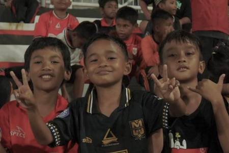 Malut United Berbagi Kebahagiaan bersama 4.000 Anak di Maluku Utara