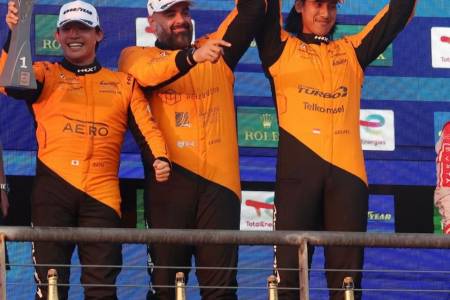 Sean Gelael Angkat Piala di Cota Amerika