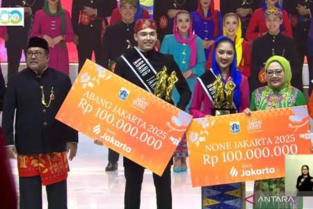 David Leon dan Defa Dinobatkan sebagai  Abang dan None Jakarta 2025