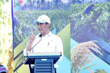 Tanam Jagung Serentak Bersama DPD RI, Mentan Amran Terus Dorong Lompatan Produksi Pangan