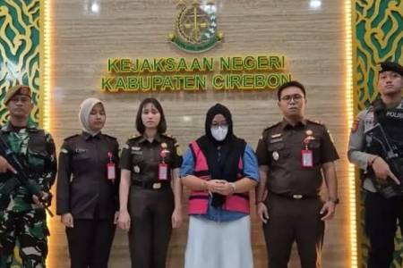 Rugikan Negara Rp24,6 Miliar, Eks Pegawai Bank di Cirebon Ditahan
