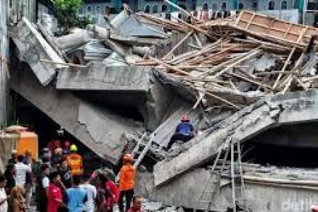 Masih 38 Orang Belum Ditemukan di Musala Ponpes yang Ambruk 