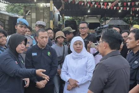 Gubernur Khofifah Pastikan Identifikasi Korban Al Khoziny Sesuai Prosedur