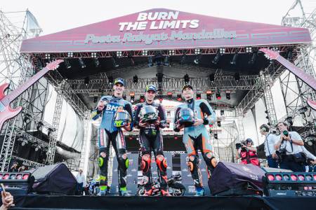 Marco Bezzecchi Juara Sprint Race MotoGP Mandalika 2025, Marc Marquez Rebut Posisi Ketujuh