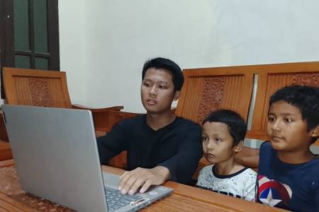 Kolaborasi  Pemerintah dan Orang Tua di Era Konektivitas Tanpa Batas jadi Benteng Anak Agar Aman di Ruang Digital