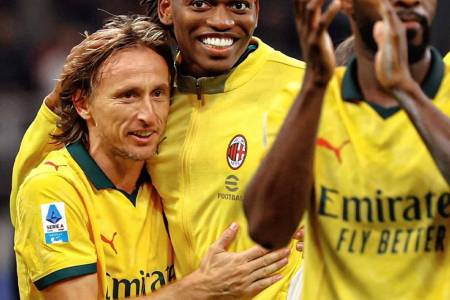 AC Milan Puncaki Klasemen Serie A