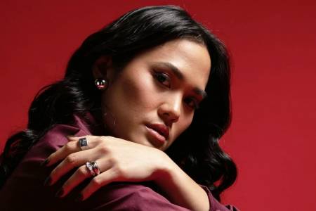 Sheryl Sheinafia Tampil dengan Gaya Pop 80’s, Lewat Lagu "Lepas Kendali"