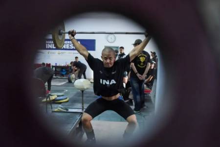 Jadi Juara Dunia 2025, Rizki Lifter Putra Indonesia Juniansyah Jadi Letnan Dua TNI