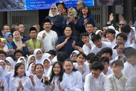 Hadiri Stand Up Against Bullying di SMAN 3 Jakarta, Menpora Erick Pesan Para Siswa Harus Saling Menyayangi dan Respek