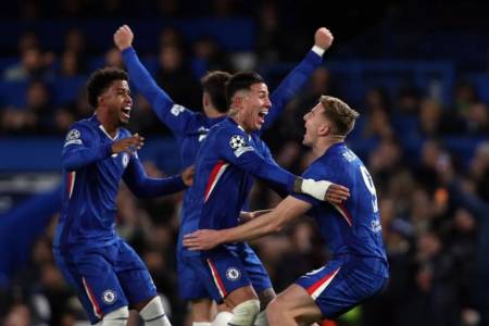 Chelsea Bungkam 10 pemain Barcelona 3-0