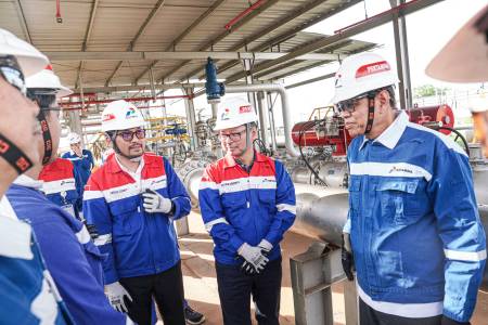 Sidak ke Terminal BBM Pertamina, Wamen ESDM Tegaskan Pasokan BBM Aman