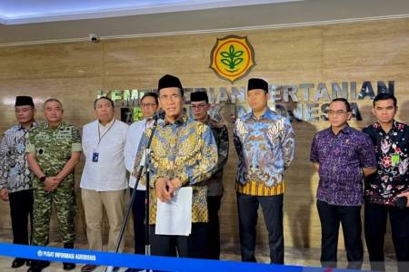 Mentan Amran: Beras dan Minyak Dikirim Bantu Korban Nanjir Aceh-Sumut-Sumbar