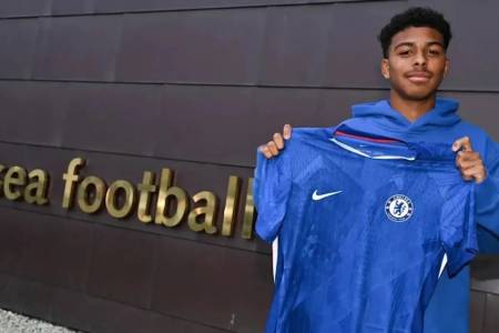 Isago Silva, Putra Sulung Thiago Silva Resmi Tandatangani Kontrak Profesional Pertamanya Bersama Chelsea
