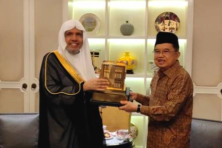 Ketum DMI Bahas Penguatan Dakwah dan Bantuan Rehabilitasi Masjid Terdampak Banjir Sumatera dan Aceh dengan Sekjen Liga Muslim Dunia