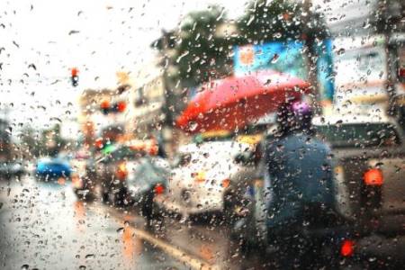 Ketika Rumah Jadi Tempat Staycation Paling Nyaman di Musim Hujan