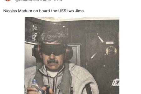Donald Trump Siarkan Foto Maduro Ditahan di Kapal Perang AS