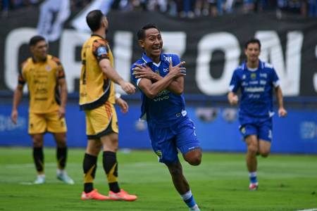 Gol Tunggal Beckham ke Gawang Persija, Antarkan Persib Bandung Juara Paruh Musim