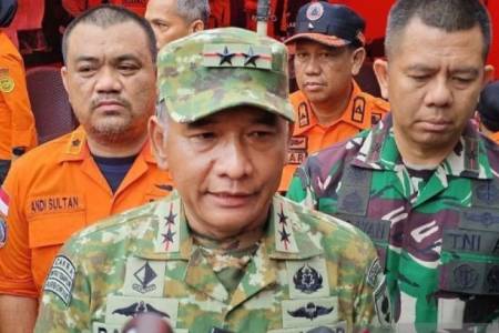 Proses Evakuasi Korban Pesawat ATR 42-500 y di Gunung Bulusaraung Gunakan Teknik Rappeling 