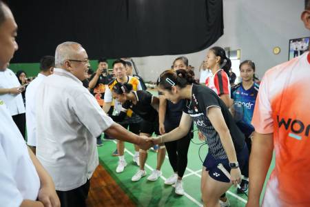 Kemenpora Serah Terima Alat Gymnasium dan Sport Science ke PBSI