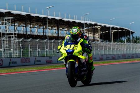 Valentino Rossi Pantau Pengembangan Pelumas Pertamina Enduro dan VR46 Riders Academy