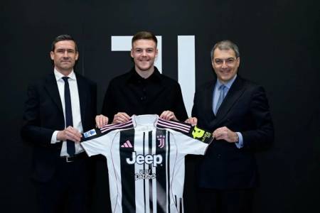 Liga Italia: Juventus Resmi Kontrak Bek Swedia Emil Holm