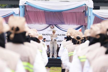 Pesan Menhaj Gus Irfan ke Petugas Haji 2026 :  Layanan Harus Berstandar Tinggi, Bawa Nama Baik Negara