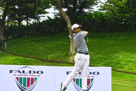 Duel Ketat Pegolf Muda Warnai Putaran Kedua Faldo Series Indonesia