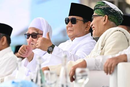 Prabowo Tegaskan Komitmen Berantas Korupsi di Depan Ratusan Ribu Warga NU