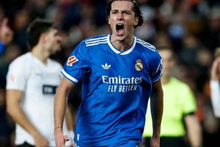 Liga Spanyol: Hajar Valemcia 2-0, Real Madrid Pepet Barcelona