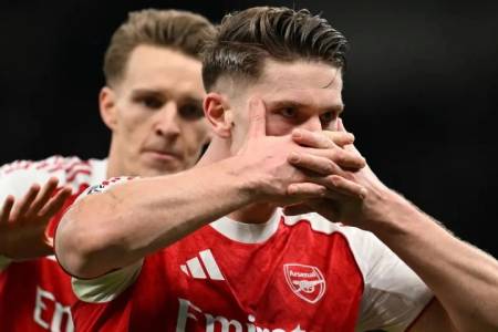 Liga Inggris: Derby London Utara,  Arsenal  Gasak Tottenham 4-1
