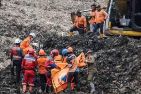 Longsor di TPST Bantargebang Bekasi, Tim SAR Kembali Temukan Jasad Korban 