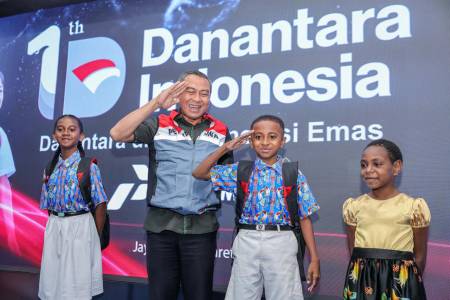 Pertamina Ikut Kembangkan Senyum Pelajar Indonesia di HUT ke-1 Danantara