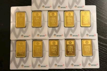 Harga Emas Antam Melemah Ikuti Tren Harga Emas Dunia