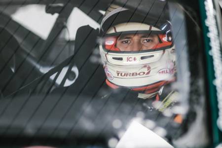 Sean Gelael Latihan Intensif di Sirkuit Mandalika