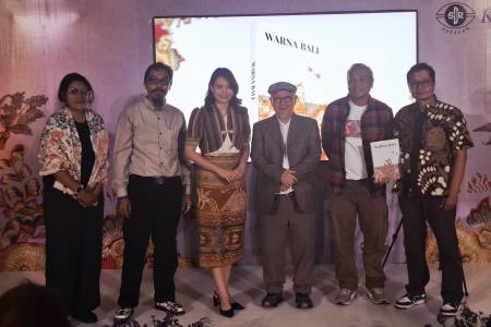 Membaca Bali Lewat Warna: Buku Ini Ungkap Jejak Identitas dari Kosmologi hingga Globalisasi
