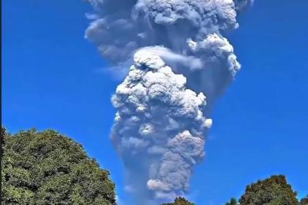 Gunung Dukono Erupsi, Dua Pendaki  WNA dan 1 WNI Tewas