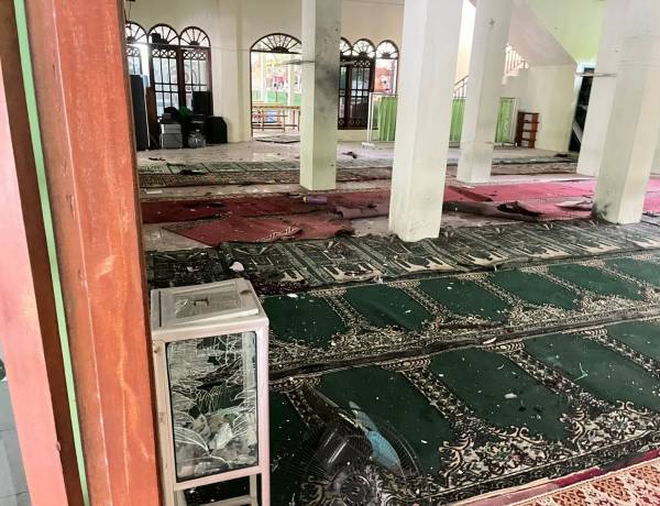 Ini Kondisi Masjid Usai Ledakan di SMAN 72 Jakarta