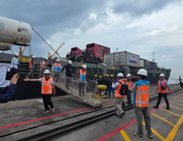 Pertamina Patra Niaga Kirim Kontainer Tabung LPG dan Drum BBM untuk Dukung Penyaluran Energi di Aceh