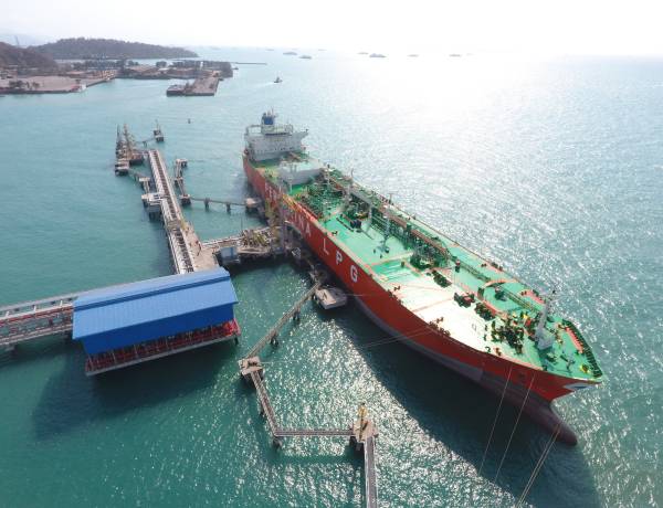 Tanker Pertamina Siaga Amankan Pasokan BBM Nasional Jelang Lebaran 2026