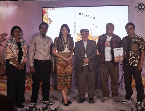 Membaca Bali Lewat Warna: Buku Ini "Warna Bali" Ungkap Jejak Identitas dari Kosmologi hingga Globalisasi